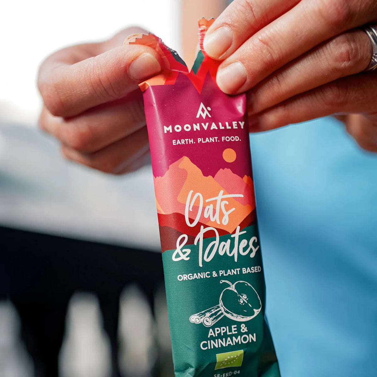 Organic Oats & Dates Bar Apple & Cinnamon