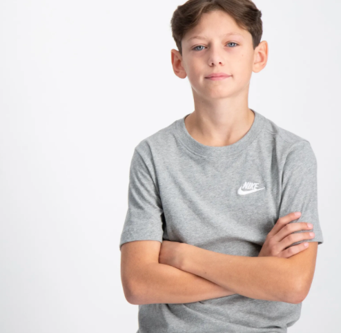 NSW TEE EMB FUTURA (B)